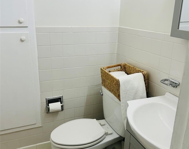 5344 Coburg Avenue - Photo Thumbnail 8