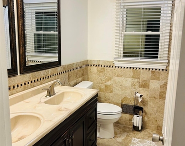 5344 Coburg Avenue - Photo Thumbnail 5