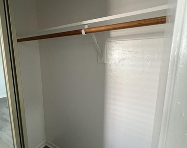 131 Shore Court - Photo Thumbnail 16
