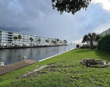 131 Shore Court - Photo Thumbnail 20