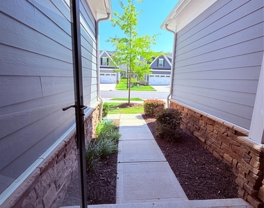 6273 Ashton Park Drive - Photo Thumbnail 2
