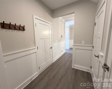 6273 Ashton Park Drive - Photo Thumbnail 13