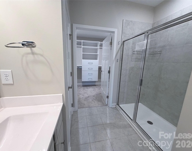 6273 Ashton Park Drive - Photo Thumbnail 16