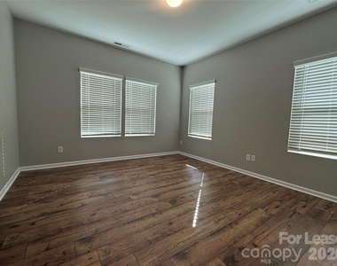 201 Old Harbor Drive - Photo Thumbnail 25