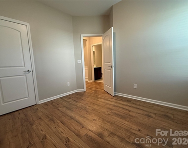 201 Old Harbor Drive - Photo Thumbnail 9