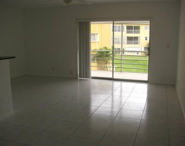 4200 Crystal Lake Drive - Photo Thumbnail 4