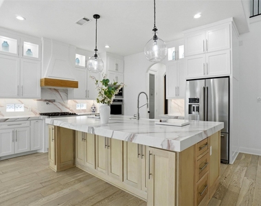 2414 Trophy Club Drive - Photo Thumbnail 10