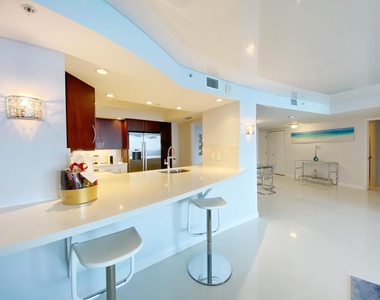 3000 N Ocean Drive - Photo Thumbnail 7
