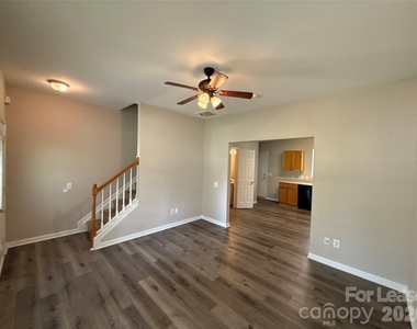 1525 Braveheart Lane - Photo Thumbnail 2