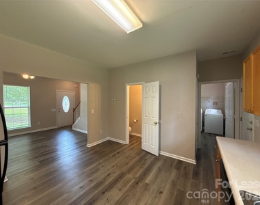 1525 Braveheart Lane - Photo Thumbnail 3