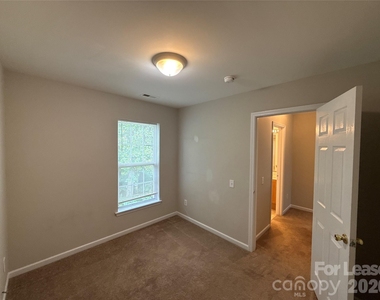 1525 Braveheart Lane - Photo Thumbnail 12