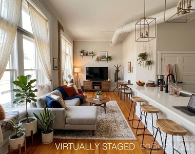 52 Union Street S - Photo Thumbnail 5