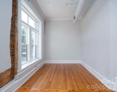52 Union Street S - Photo Thumbnail 6