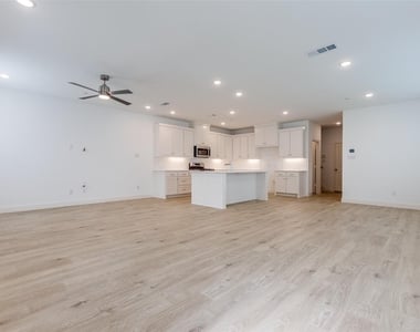 8864 Scarp Hill Lane - Photo Thumbnail 2