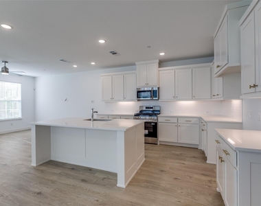 8864 Scarp Hill Lane - Photo Thumbnail 9