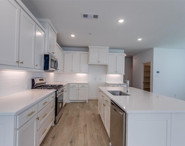 8864 Scarp Hill Lane - Photo Thumbnail 6