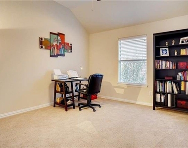 1709 Imperial Springs Drive - Photo Thumbnail 9