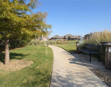 1709 Imperial Springs Drive - Photo Thumbnail 19