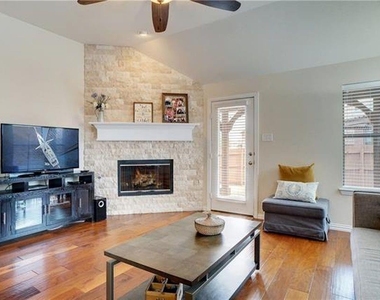 1709 Imperial Springs Drive - Photo Thumbnail 11