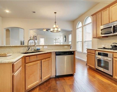 1709 Imperial Springs Drive - Photo Thumbnail 4
