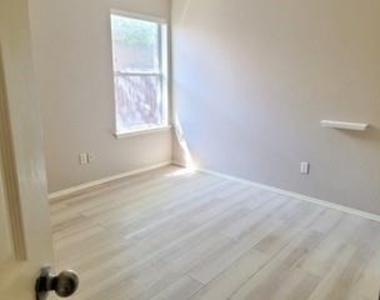7545 Diamond Springs Trail - Photo Thumbnail 10