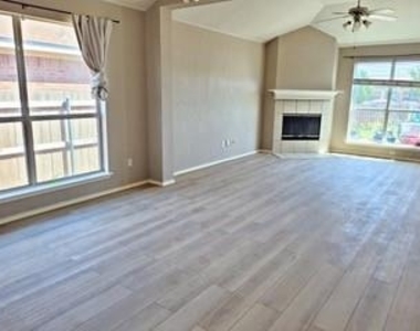 7545 Diamond Springs Trail - Photo Thumbnail 4