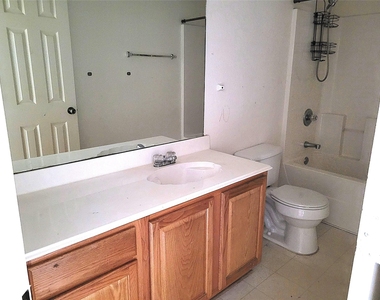 7545 Diamond Springs Trail - Photo Thumbnail 11