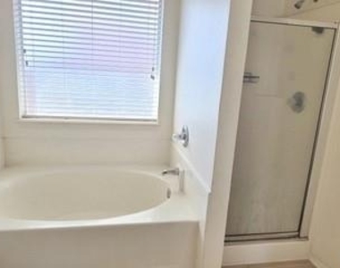 7545 Diamond Springs Trail - Photo Thumbnail 7