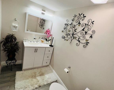 9050 Nw 28th Street - Photo Thumbnail 7