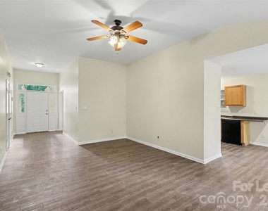 3107 Scotch Moss Court - Photo Thumbnail 4