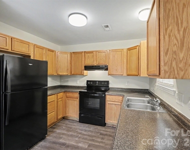 3107 Scotch Moss Court - Photo Thumbnail 6
