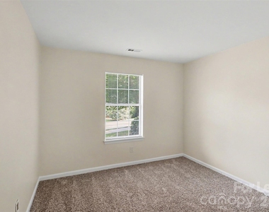 3107 Scotch Moss Court - Photo Thumbnail 18