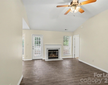 3107 Scotch Moss Court - Photo Thumbnail 3