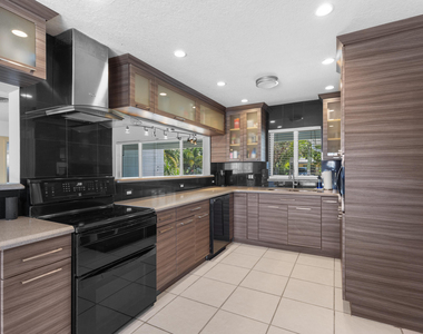 2333 Se 11th Street - Photo Thumbnail 7