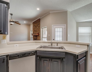 837 Nw Park Meadow Lane - Photo Thumbnail 8