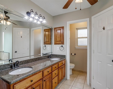 837 Nw Park Meadow Lane - Photo Thumbnail 13
