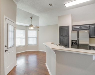 837 Nw Park Meadow Lane - Photo Thumbnail 4