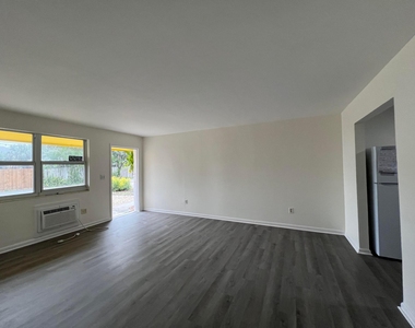 1855 Dillone Lane - Photo Thumbnail 2