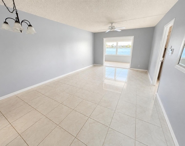 1114 Lake Terrace - Photo Thumbnail 10