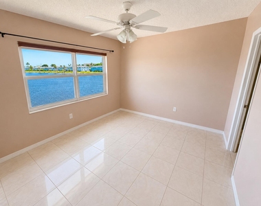1114 Lake Terrace - Photo Thumbnail 6
