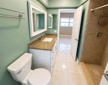 1114 Lake Terrace - Photo Thumbnail 15