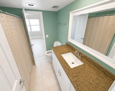 1114 Lake Terrace - Photo Thumbnail 14