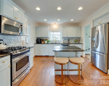 3221 Sunset Drive - Photo Thumbnail 14