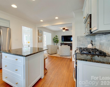3221 Sunset Drive - Photo Thumbnail 18