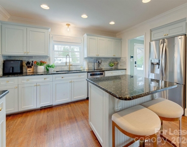 3221 Sunset Drive - Photo Thumbnail 13