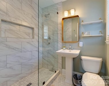 3221 Sunset Drive - Photo Thumbnail 32