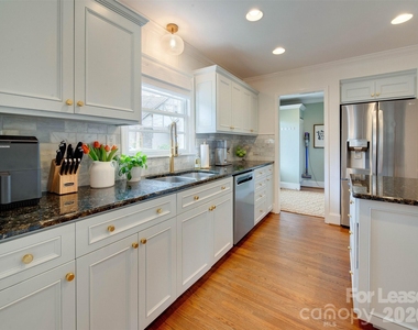 3221 Sunset Drive - Photo Thumbnail 12