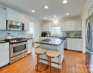 3221 Sunset Drive - Photo Thumbnail 15