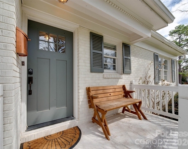3221 Sunset Drive - Photo Thumbnail 2