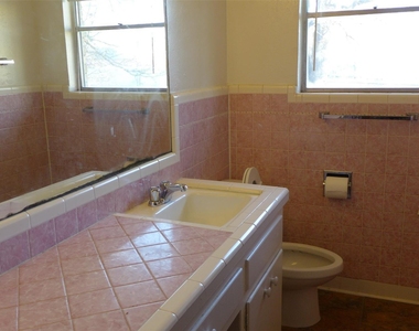4208 Mccomas Road - Photo Thumbnail 5